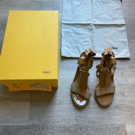 sandalo a zeppa fendi|fendi sandals.